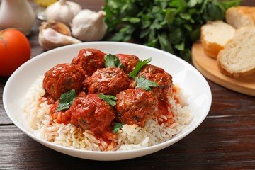 Albóndigas Saludables en Salsa de Tomate