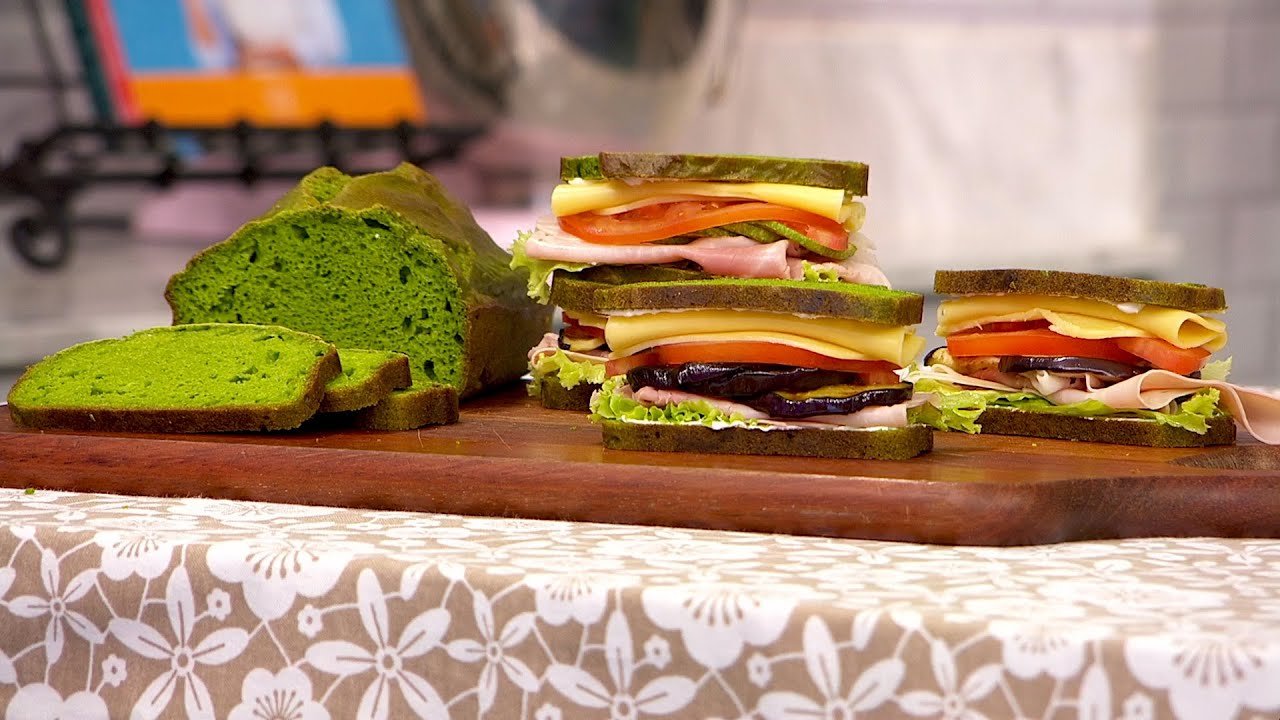 Sandwich con Pan de Espinaca