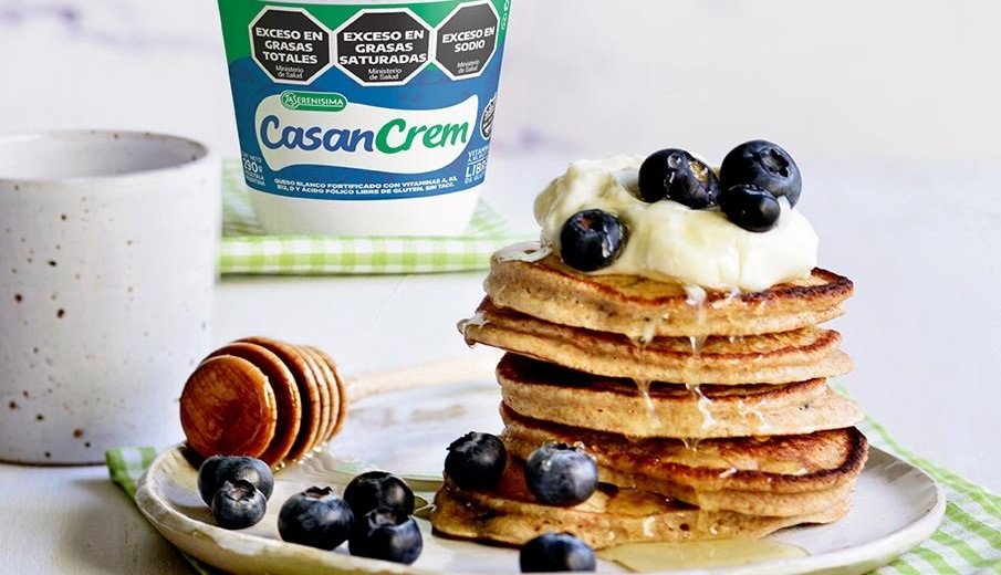 Panqueques con Arándanos y Crema