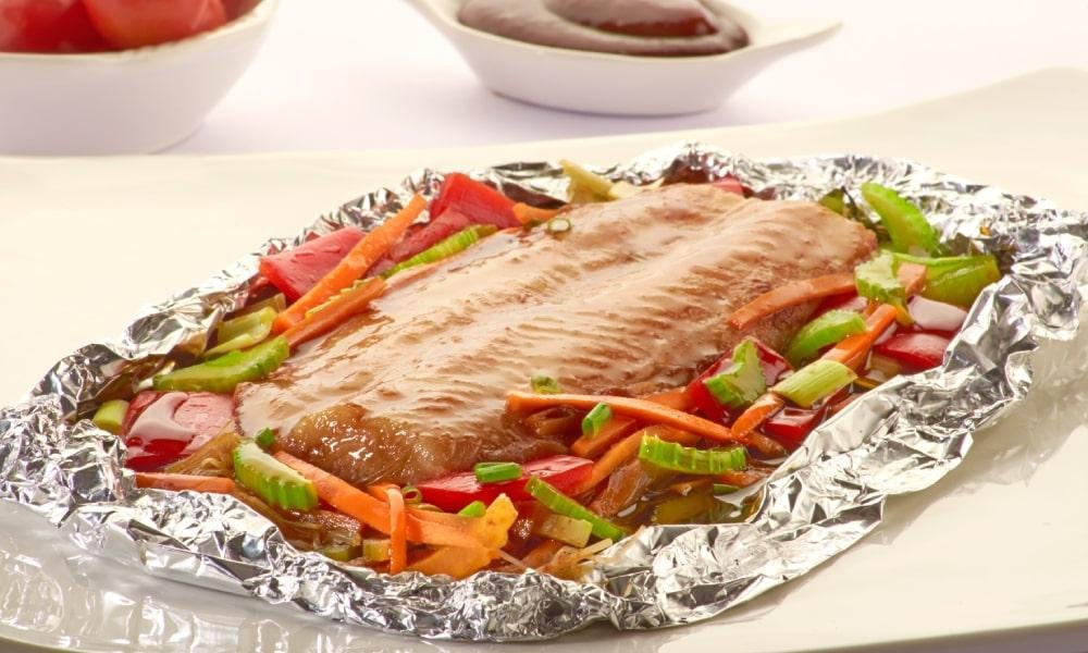 Pescado al Papillote con Papas al Horno