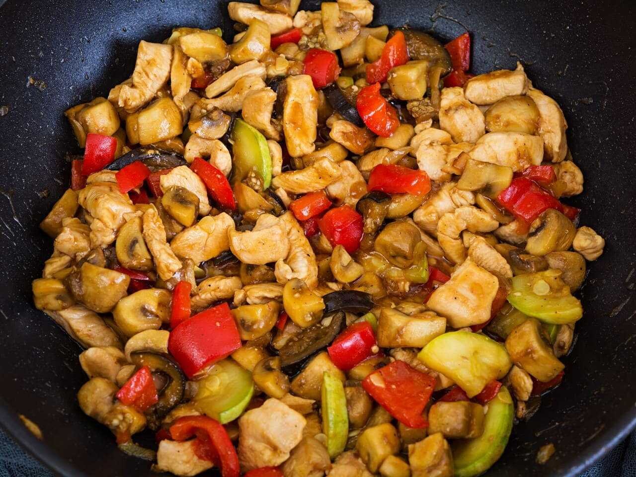 Pollo Salteado con Vegetales