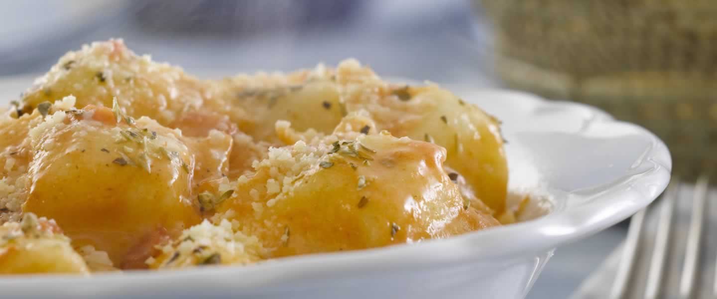 Ravioles de Pollo y Ricota con Salsa Rosa