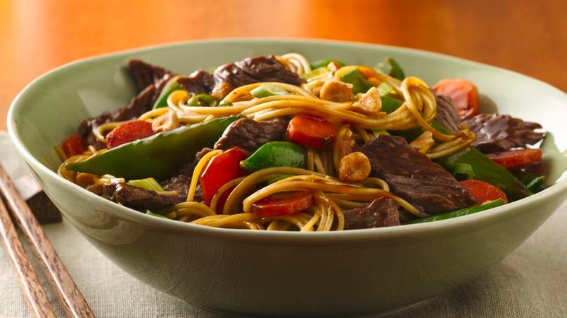 Wok de Fideos con Vegetales y Carne
